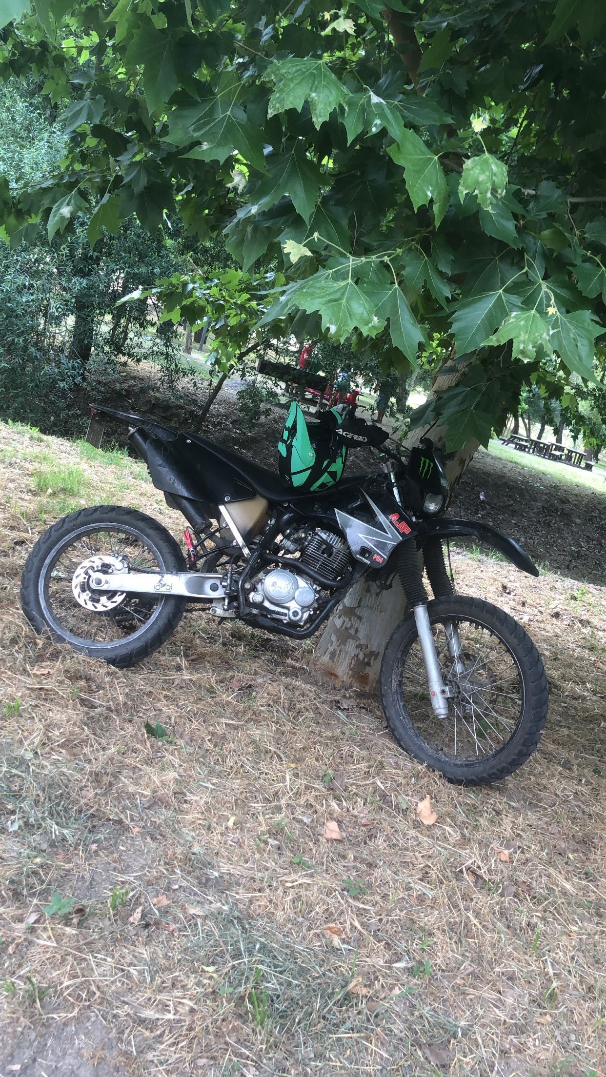 AJP PR4 125cc de livrete