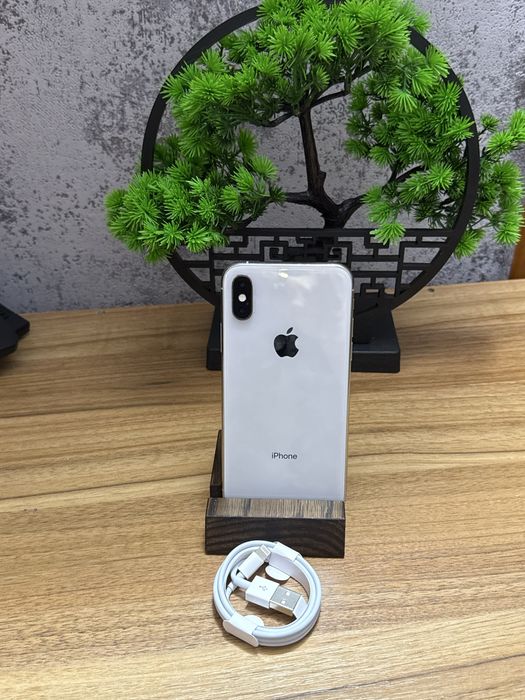 Продам iPhone xs /256 gb