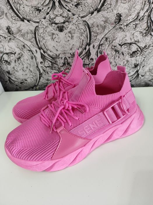 Buty adidasy  sneakersy damskie różowe wciągane lekkie 41 wkład. 26.5