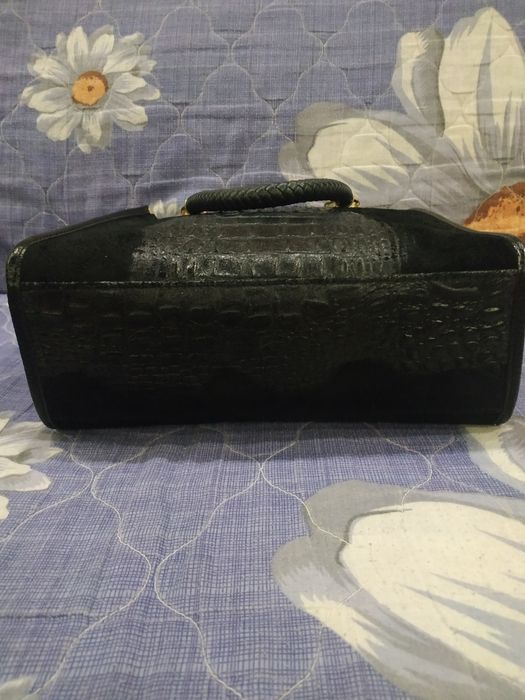 Шкіряна чорна сумка