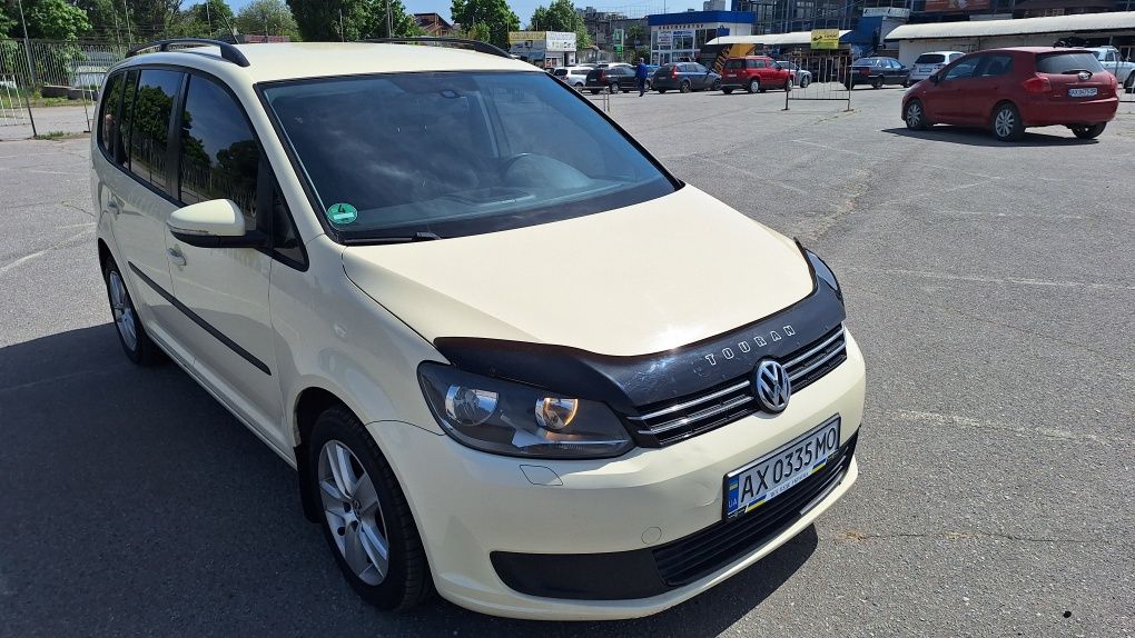 Продам семиместный минивэн VW Touran,2011гв