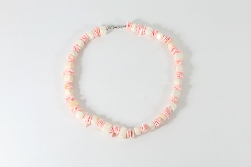 Korale jasny róż, biało-kremowe