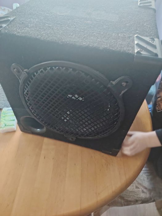 Sobofer że wzmacniaczem