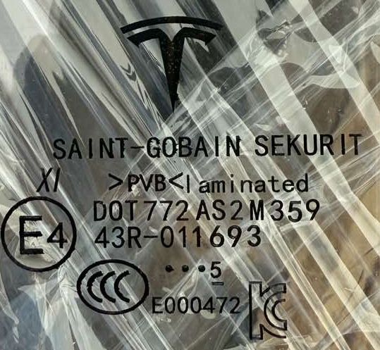 Стекло двери переднее левое правое двойное Tesla model Y новое
