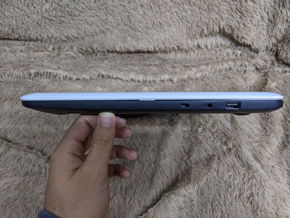 Ноутбук Asus E502M 15.6"