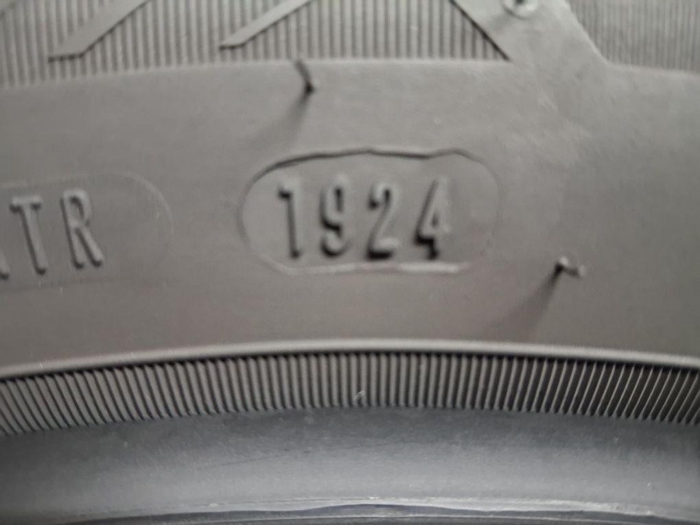 Nowe 215/55r18 (99V) Goodyear EfficientGrip Performance 2  DEMO 2024r