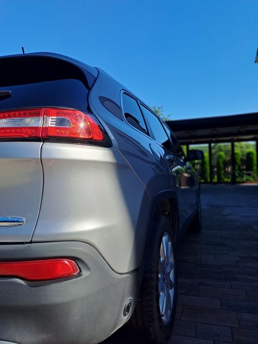 Продам джип черокі