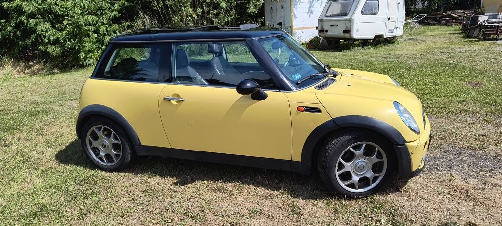 Mini Cooper 1.6 benzyna