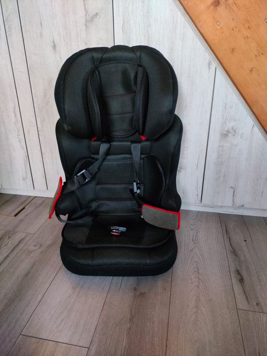 Fotelik dzieciecy z pasami 9-18 kg