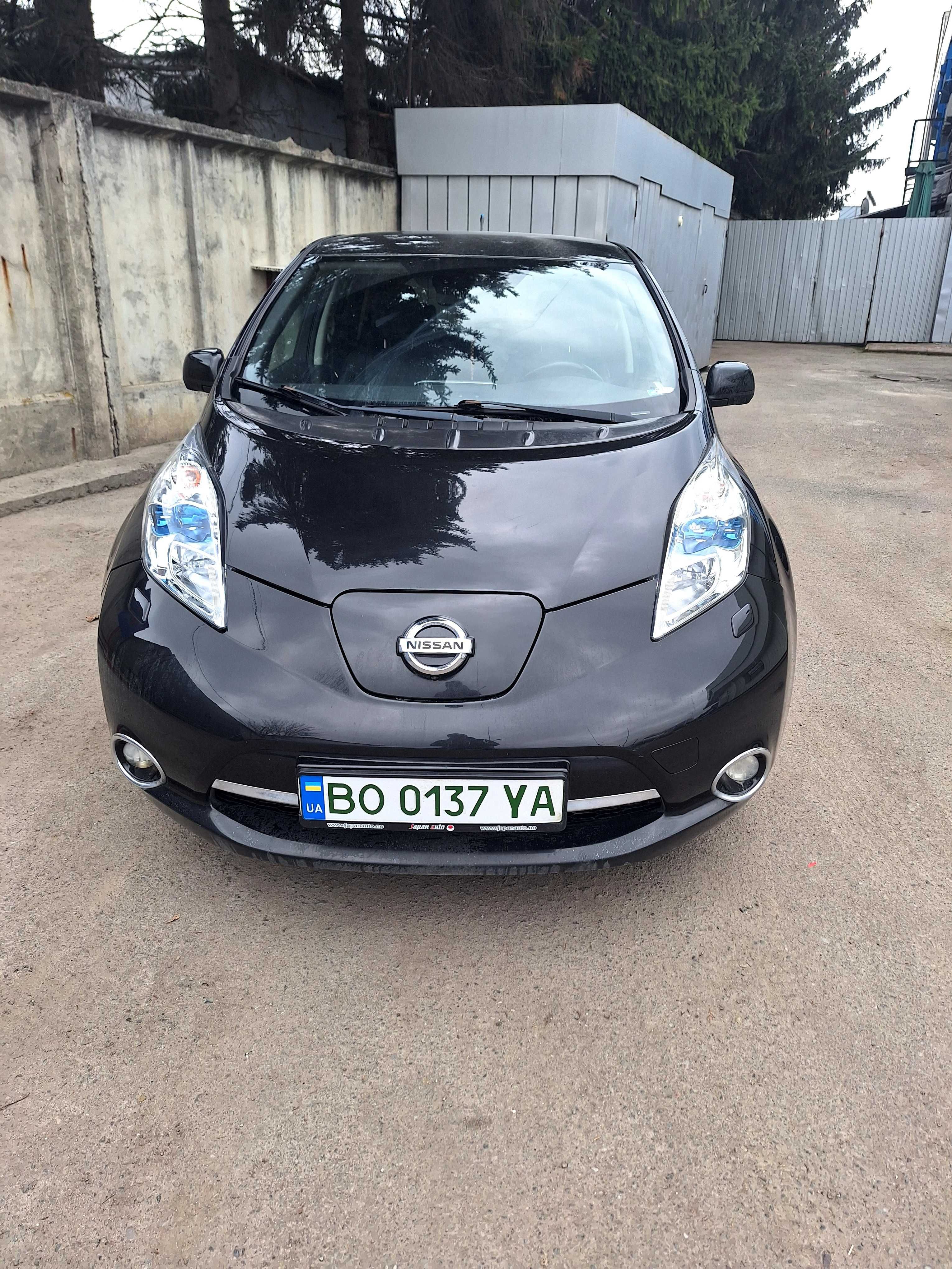 Nissan Leaf авто