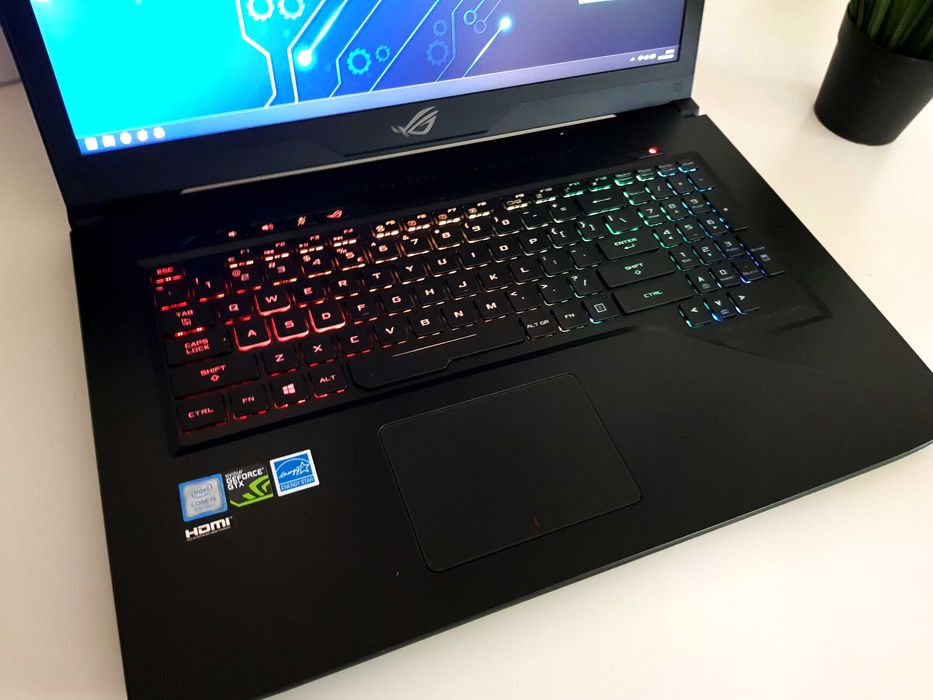 Asus ROG GL703GE 17,3 " i5-8300H / GTX 1050Ti / 16 GB / 512 GB + 1 TB