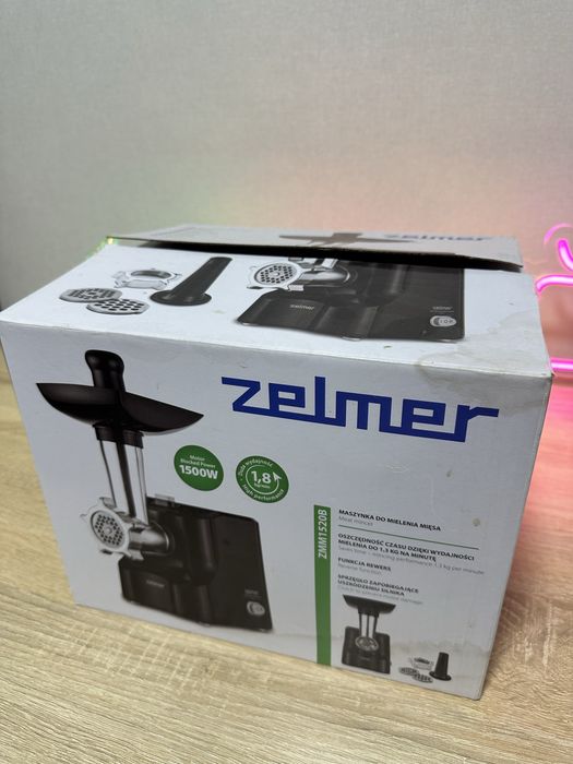 Мясорубка Zelmer ZMM1520B