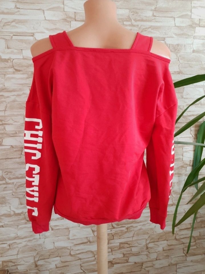 Czerwona modna bluza z białym nadrukiem napisami ściągaczami M/L