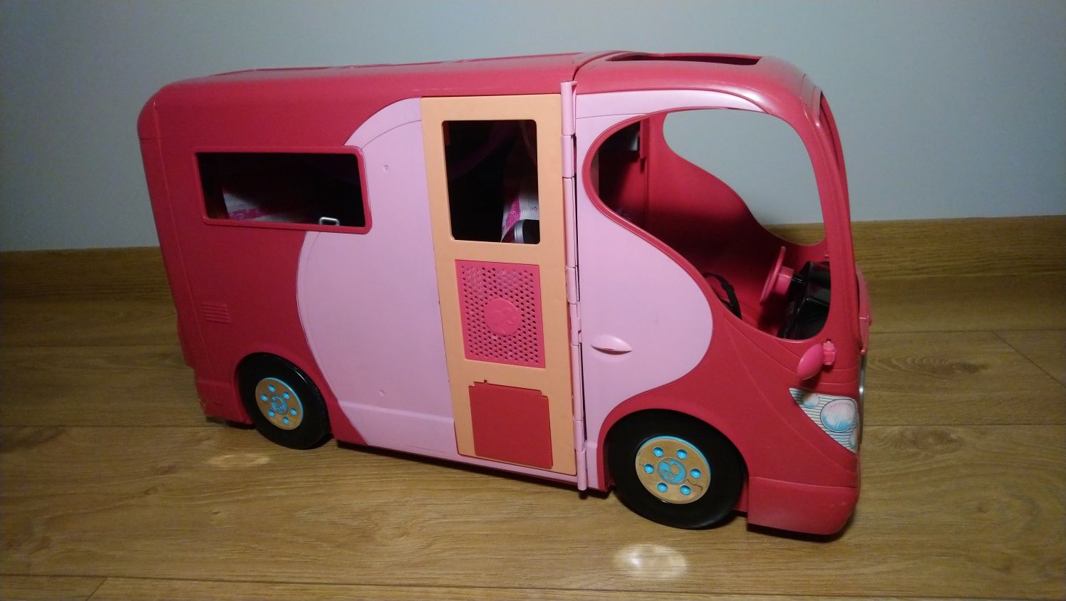 Camper dla Barbie