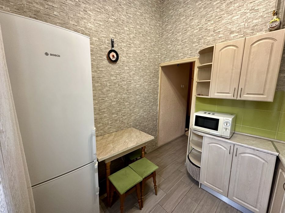 Оренда 2к 42 м2 Набережно Хрещатицька 7 Поділ Поштова метро 5 хв