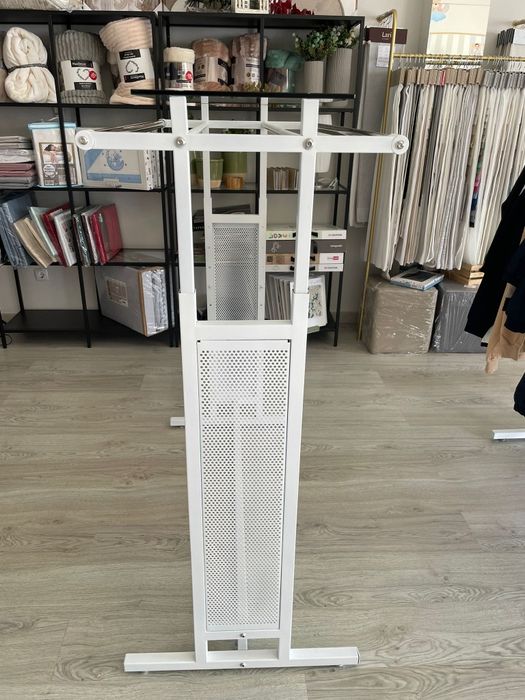 Charriot roupa  como novos