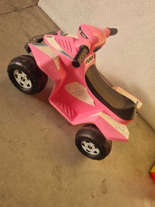 Mota a bateria menina