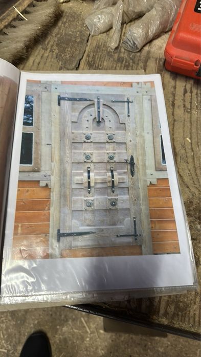 Двері деревяні з масиву