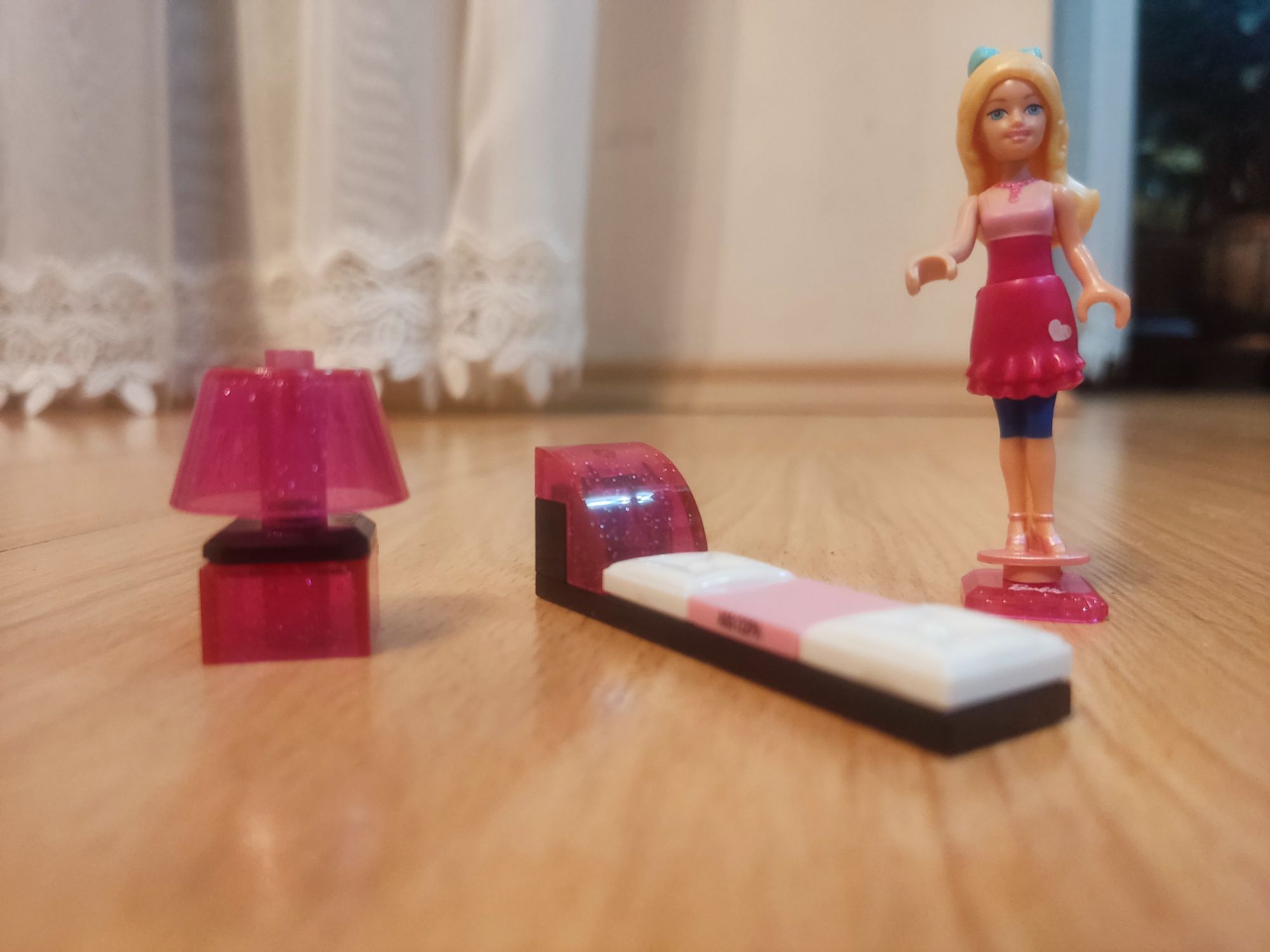 Mega Bloks - figurki Barbie (zestaw).
crybro_5004, 100% opinii pozytyw