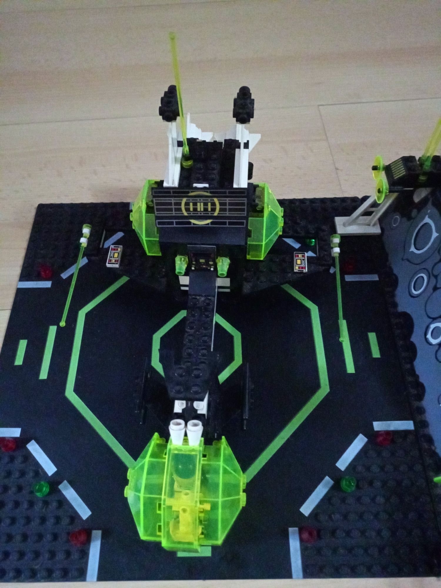 Lego System 6988 - Base Blacktron Alpha Centauri