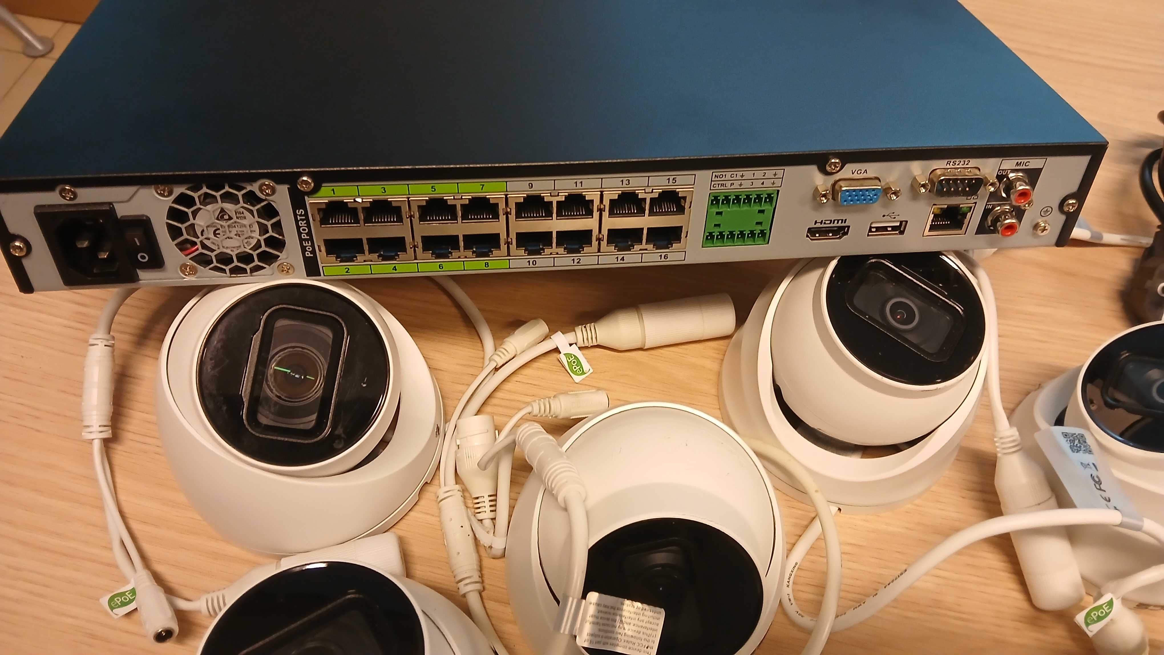 Sprzedam zestaw Rejestrator  BCS-NVR1602-4K Ai  i jedenaście Kamer BCS