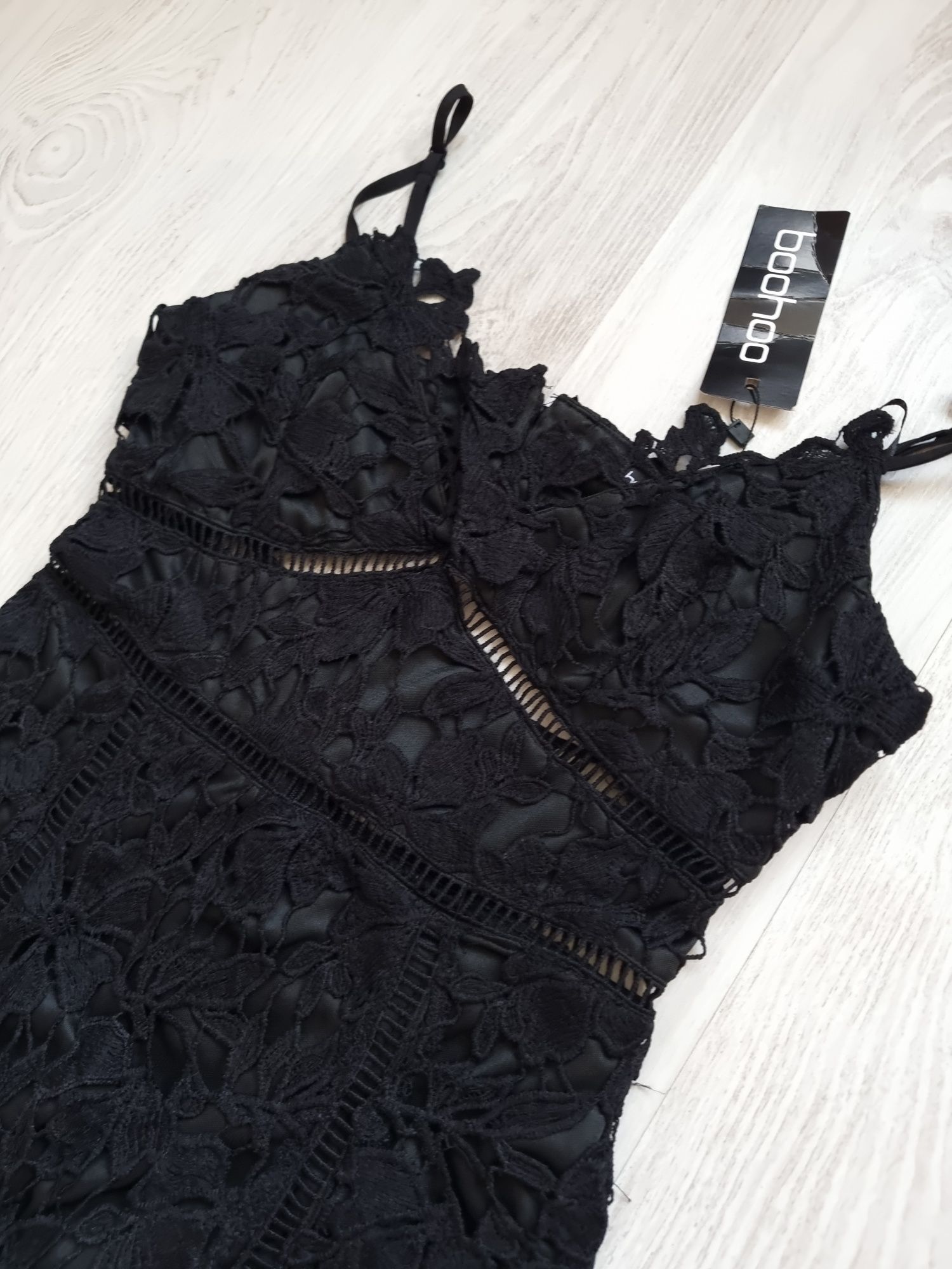 Boohoo кружевное миди платье