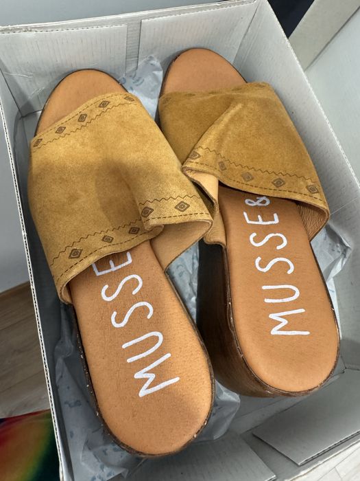 Sapato de salto alto nunca usado 40