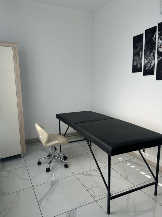 Кушетка, тумбочка, ширма, стілець для ламімейкера / лашмейкера