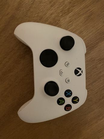 Pad XBOX One bialy