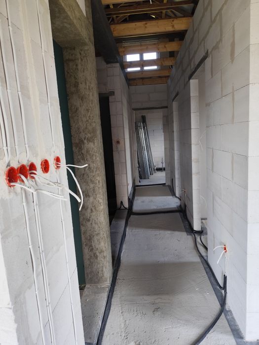 Dom w stanie surowym zamkniętym