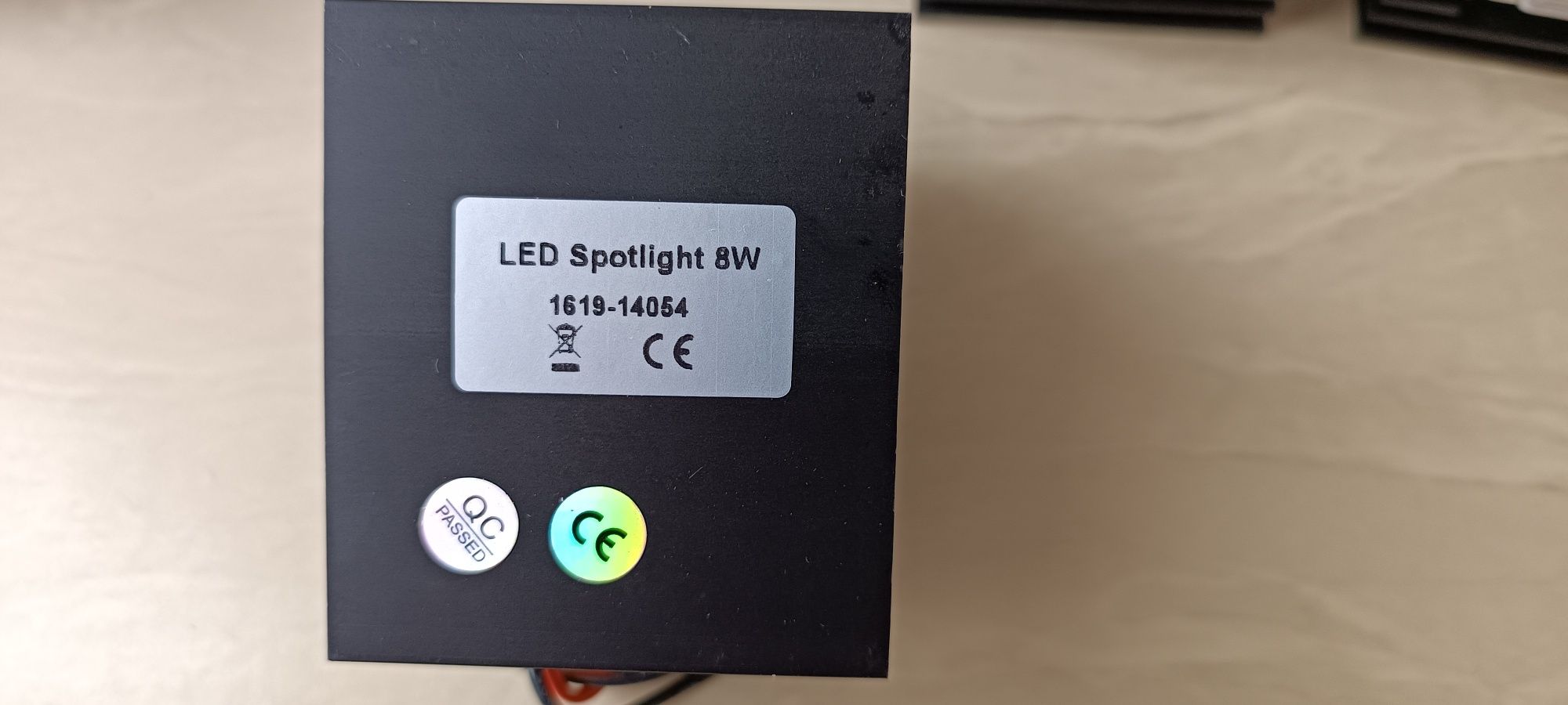 Прожектор, Елемент на радиатор LED Spotlight 8w
