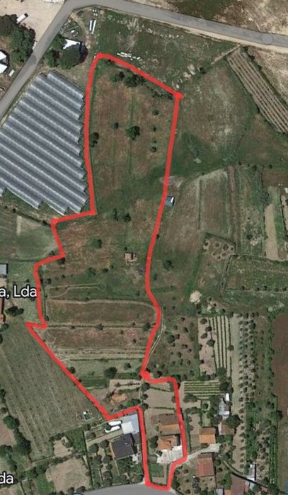 Oportunidade de investimento - Moradia inserida em lote de 14.585m2