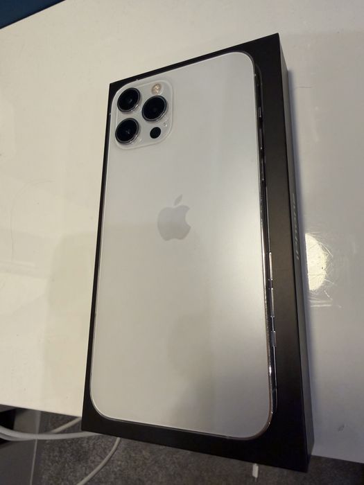 iPhone 12 pro max Silver + słuchawki airpods PRO
