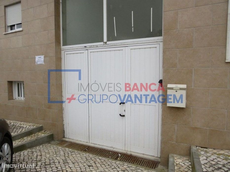 Garagem comercial no centro de Setúbal com 234 m2