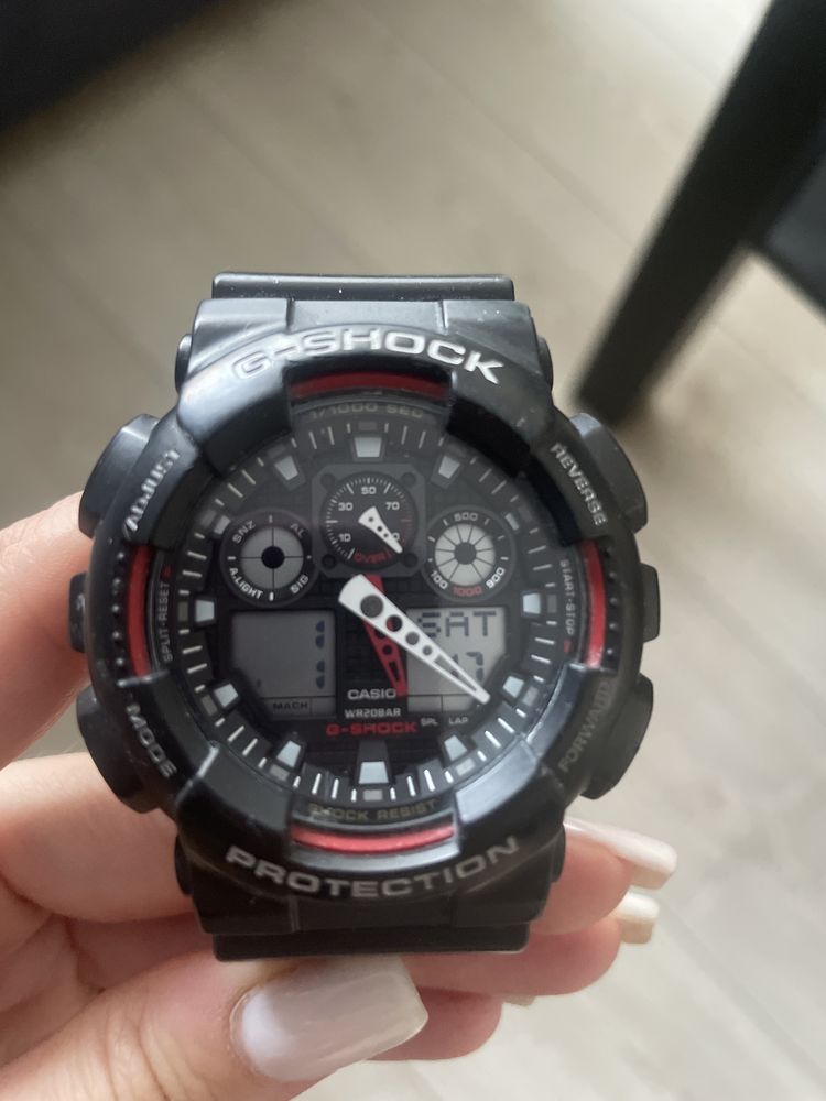 Zegarek G-Shock Casio WR20BAR GA-100-1A4ER  Red Giant