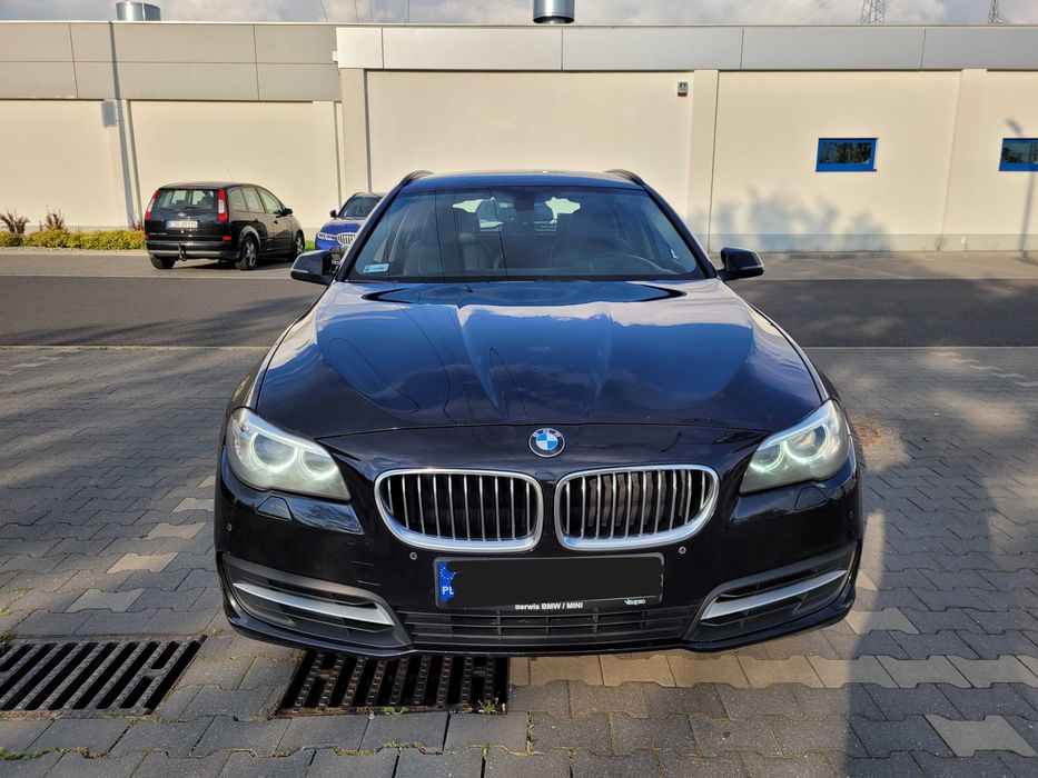 BMW Seria 5 525d xDrive Touring 218KM