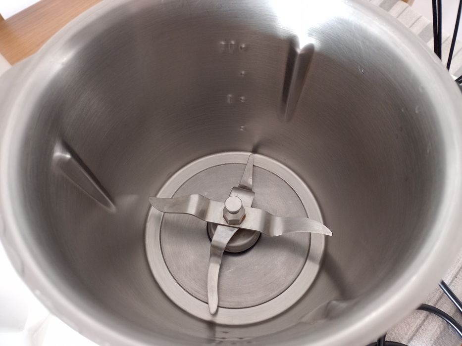 Yammi 1 robot cozinha