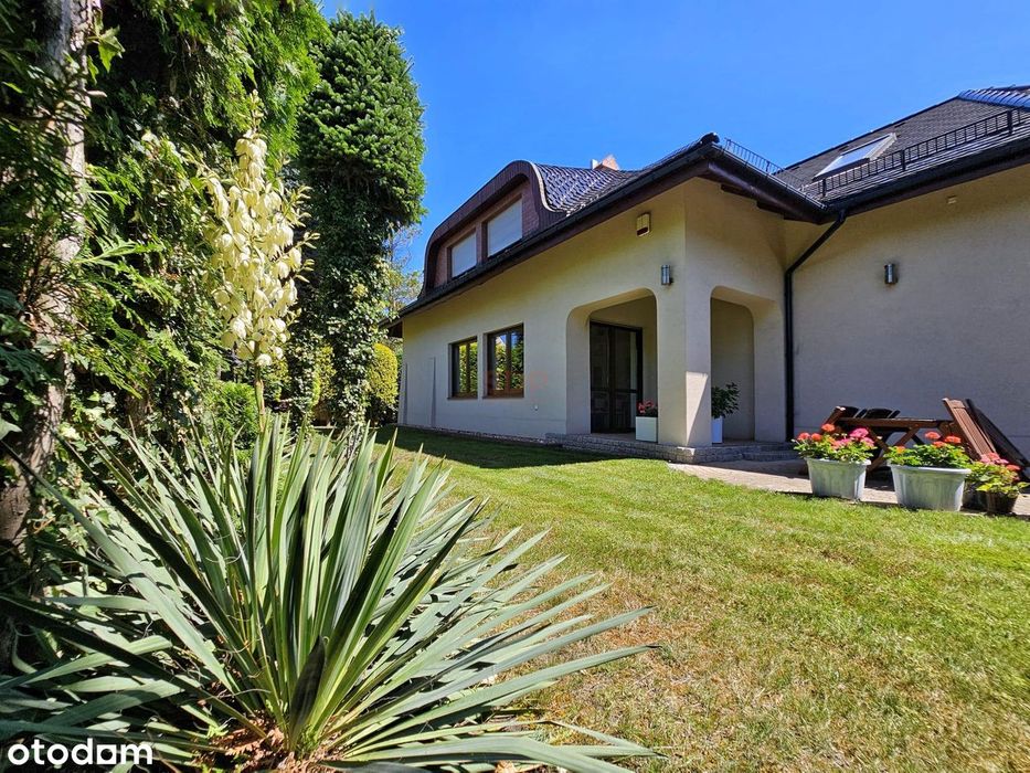 Komfortowy dom z bajecznym ogrodem!