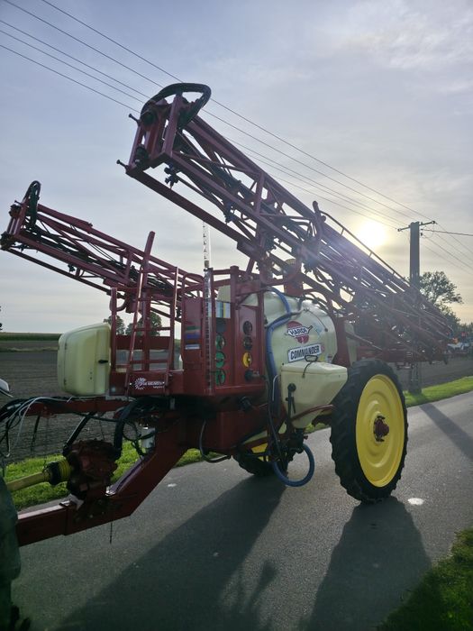 Hardi Commander 2800 plus 21-27 m rau amazone