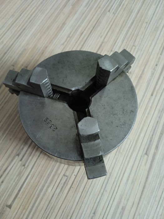 Токарный патрон 80 мм .