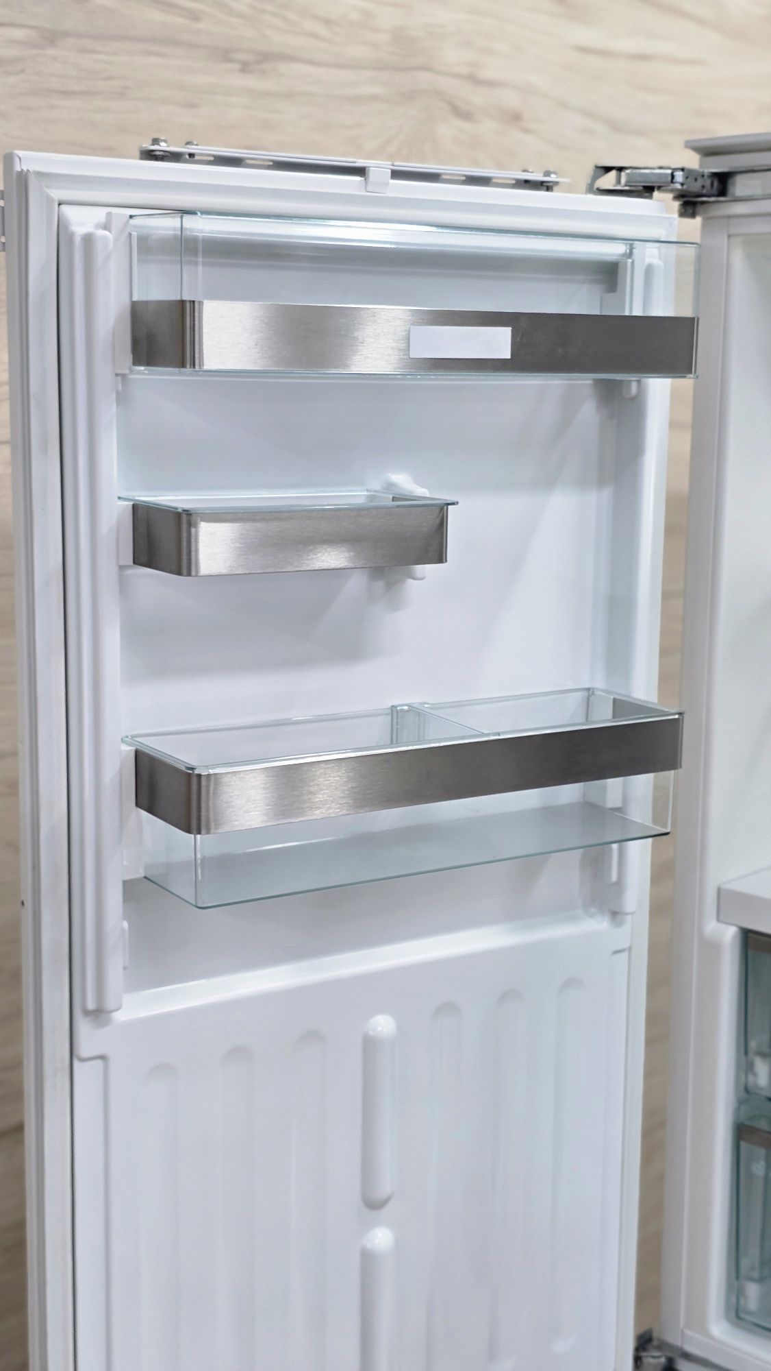 Вмонтований Холодильник BioFresh DunaCool NoFrost