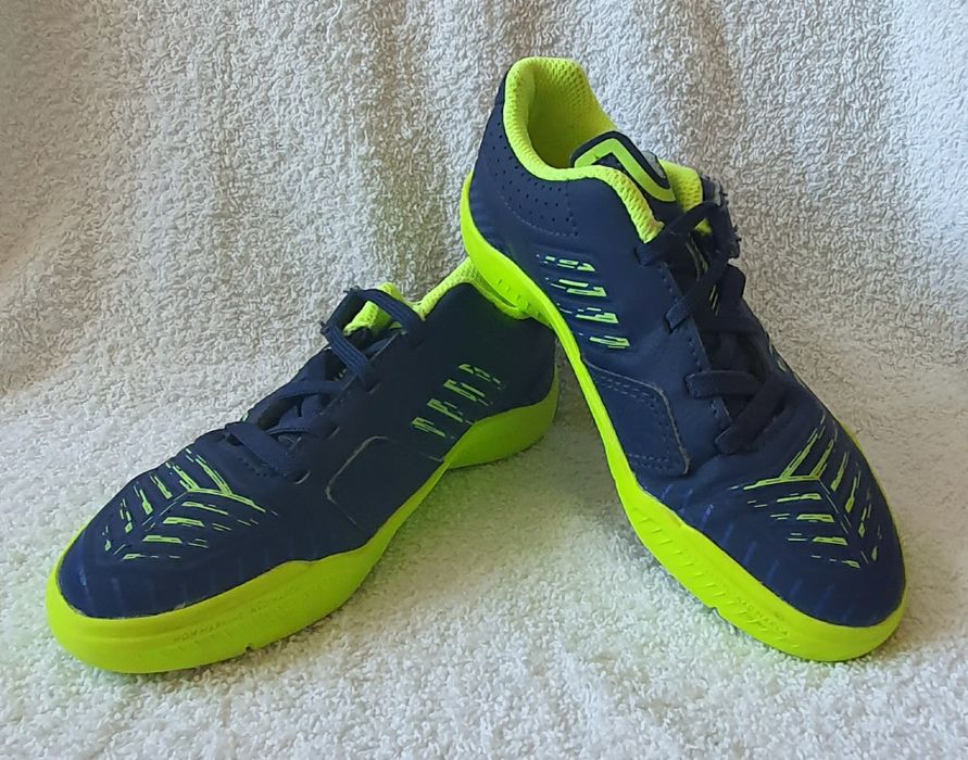 Buty halowe do piłki nożnej dla dzieci Imviso GINKA 500

rozmiar 28.5