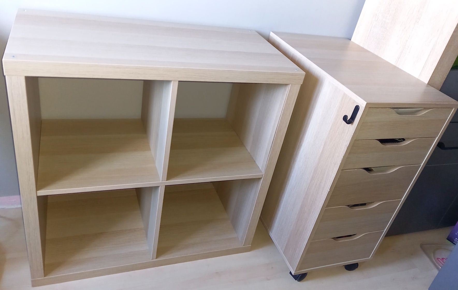 Regał 2x2 Kallax + kontenerek na kółkach Ikea Alex + wkłady