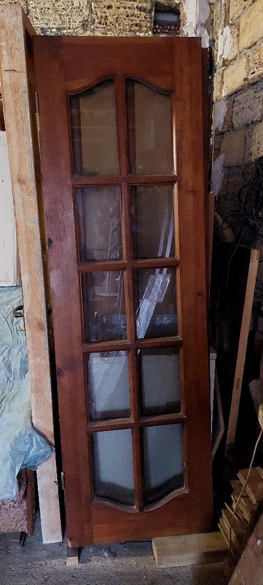 Продам двері, стан нових
