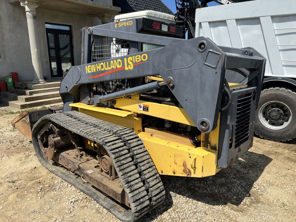 New Holland LS180 / Bobcat Superbum