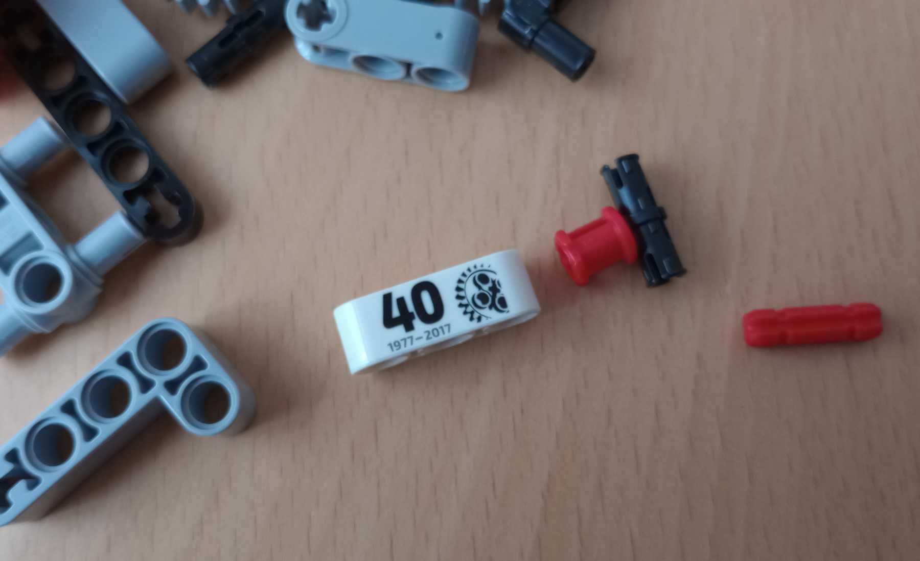LEGO 42060 Technic - Ekipa robót drogowych, koparka