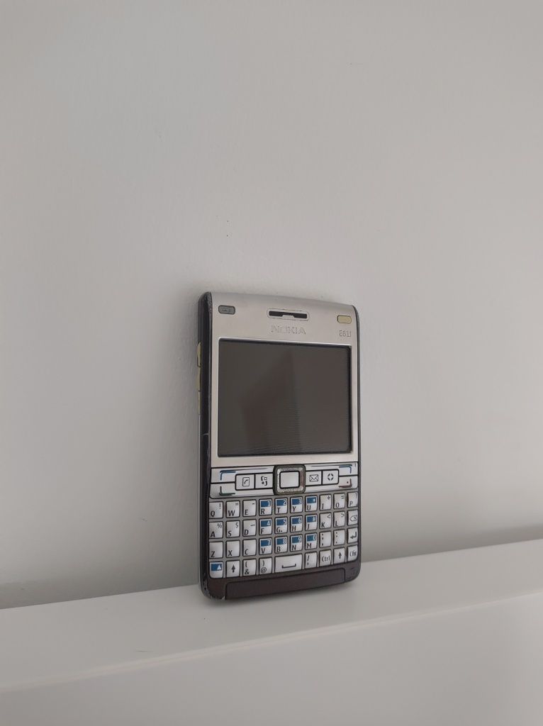 Nokia E61 Kolekcjonerski vintage telefon komorkowy z klawiatura,kabel