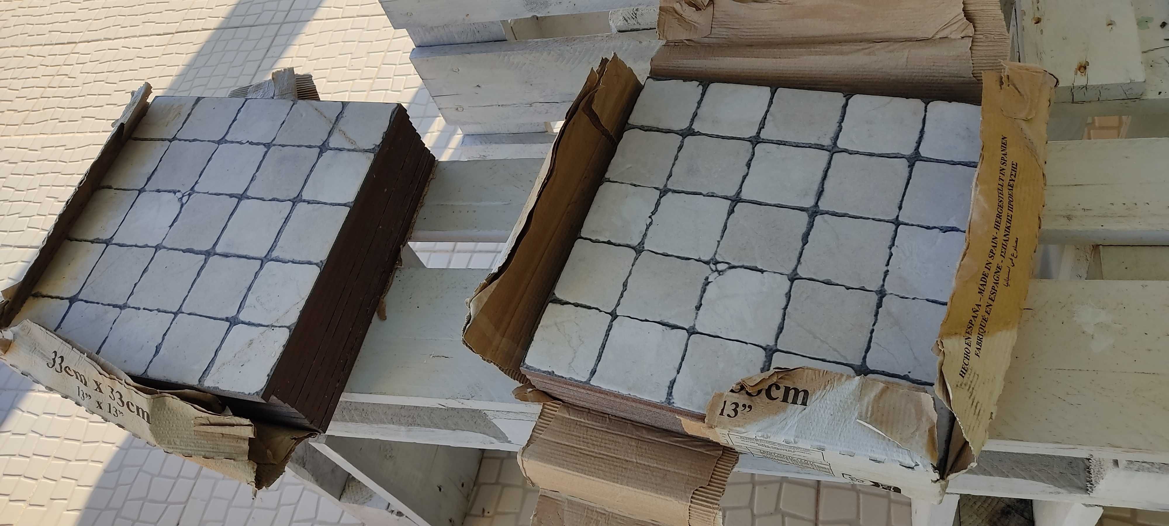 Azulejos de 33x33cm, rugosos e classe A+