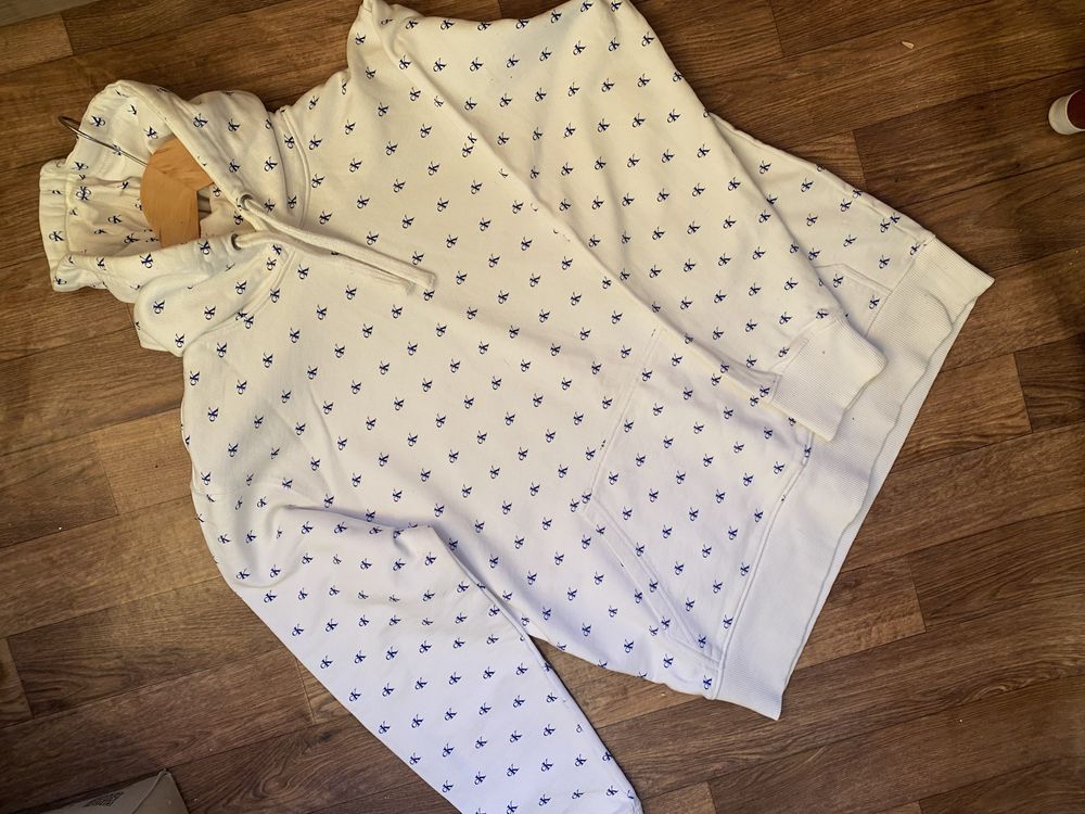 Біле худі Calvin Klein