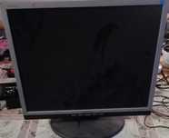 monitor 19" LCD wbudowane głośniki matryca PERFECT
